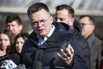 NIL ws. artykułu o Hołowni. "Nigdy nie powinno mieć miejsca"