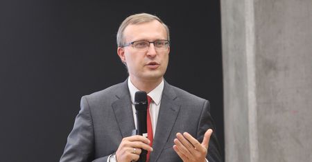 Wysoka śmiertelność w Polsce. Paweł Borys o nowych obostrzeniach