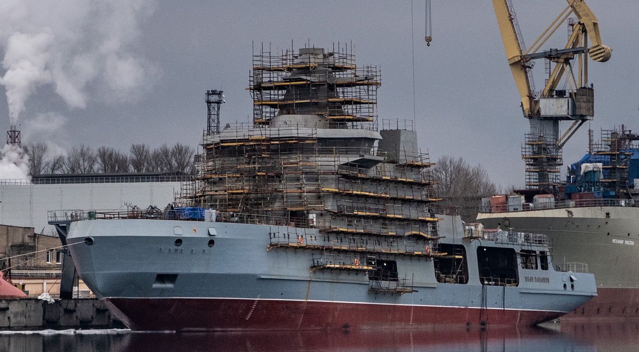 Patrol vessel Iwan Papanin during construction