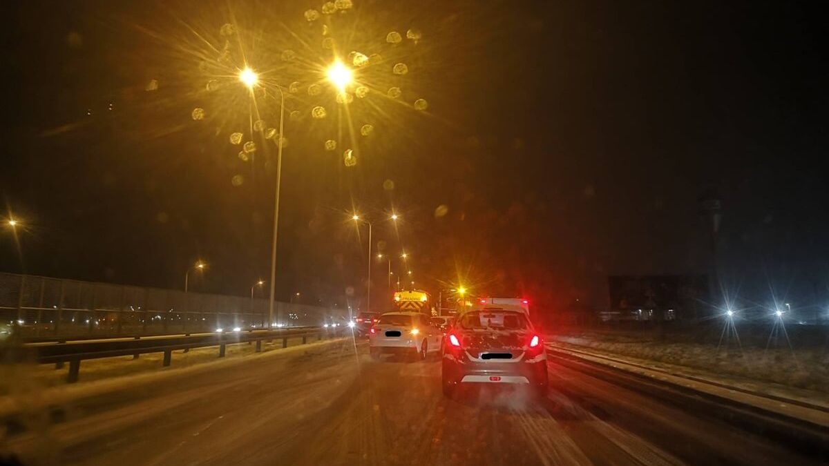 Zderzenie jeepa z pługosolarką na wysokości Elizówki