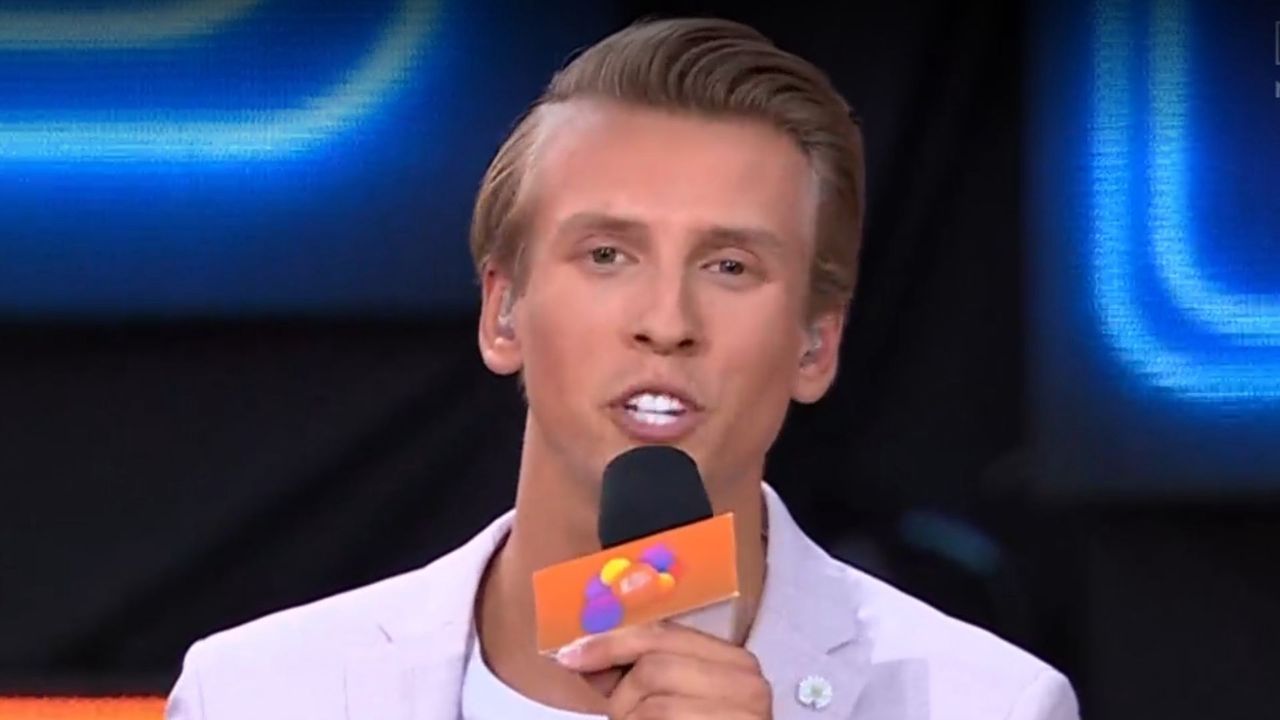 Wpadka syna Jakimowicza podczas debiutu w TVP. Koleżanki rzuciły się na pomoc
