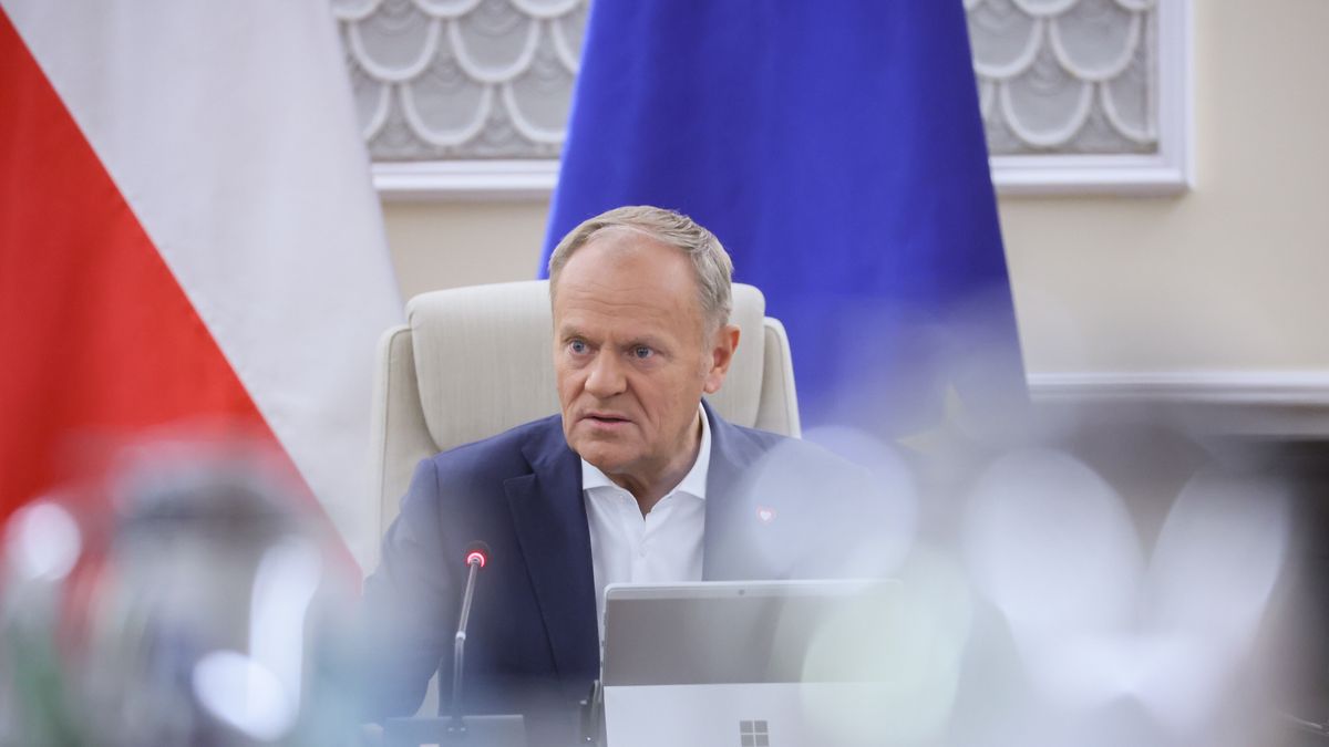 Warszawa, 20.05.2025. Premier Donald Tusk na posiedzeniu rządu w siedzibie KPRM w Warszawie, 20 bm. Rząd zajmie się m.in. kolejnym pakietem projektów deregulacyjnych. (mr) PAP/Leszek Szymański
