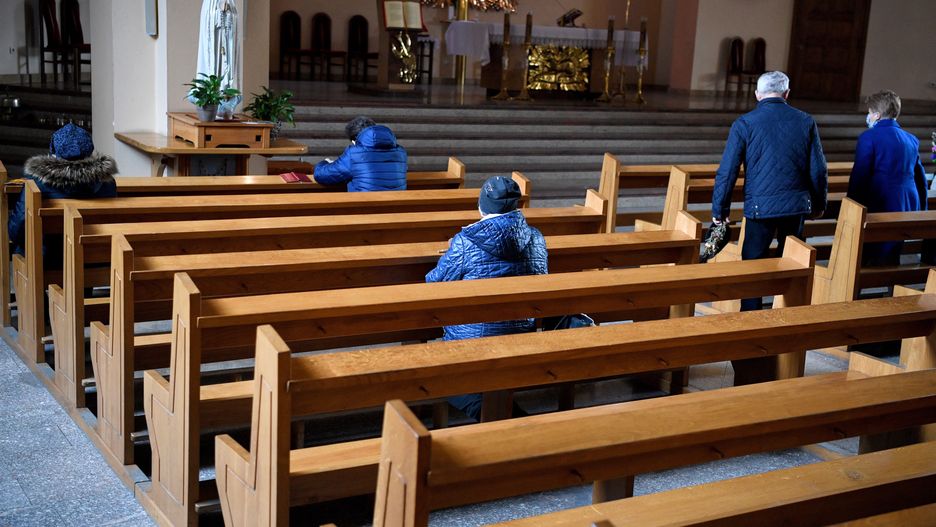 Okładki tygodników. Wierzący jako "gorszy sort"? Lis w obronie Katolików