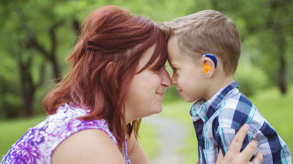 Uczeń niesłyszący nie zawsze potrafi odnaleźć się w klasach z dziećmi słyszącymi