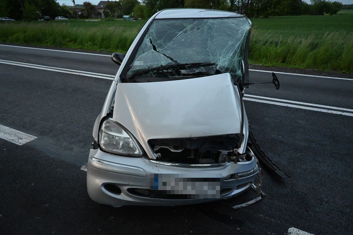 Wypadek na skrzyżowaniu. Trzy osoby trafiły do szpitala