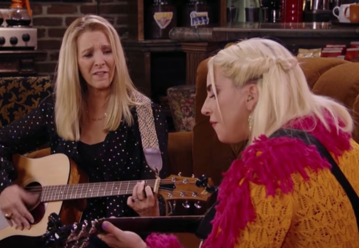 Lisa Kudrow i Lady Gaga podczas "Friends: The Reunion"