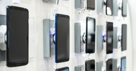W bytowskim sklepie wybuchł telefon. Na miejscu służby