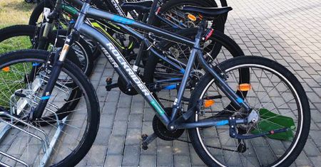 Ktoś ukradł rowery dzieciom z domu dziecka. Szuka go policja