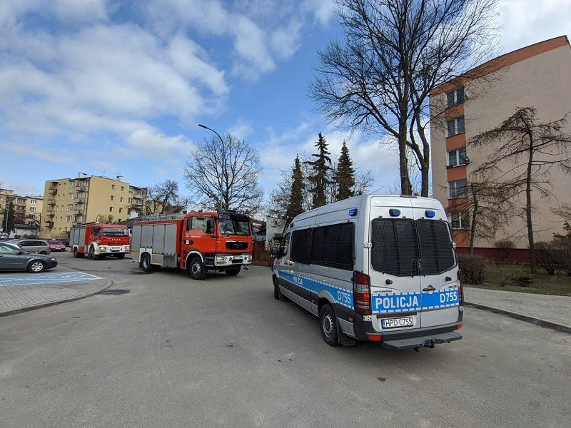 Pożar mieszkania w bloku przy ul. Wyścigowej