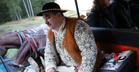Rozpoczęły się testy hybrydowego wozu konnego w Tatrach
