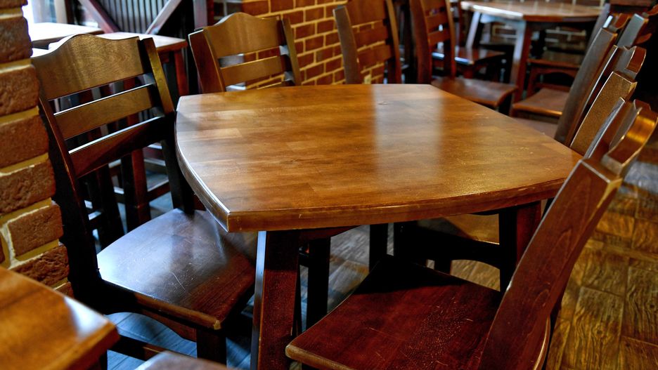Odmrażanie gospodarki. Sklepy, hotele i restauracje zostaną w pełni otwarte. Jakie będą obowiązywać zasady?