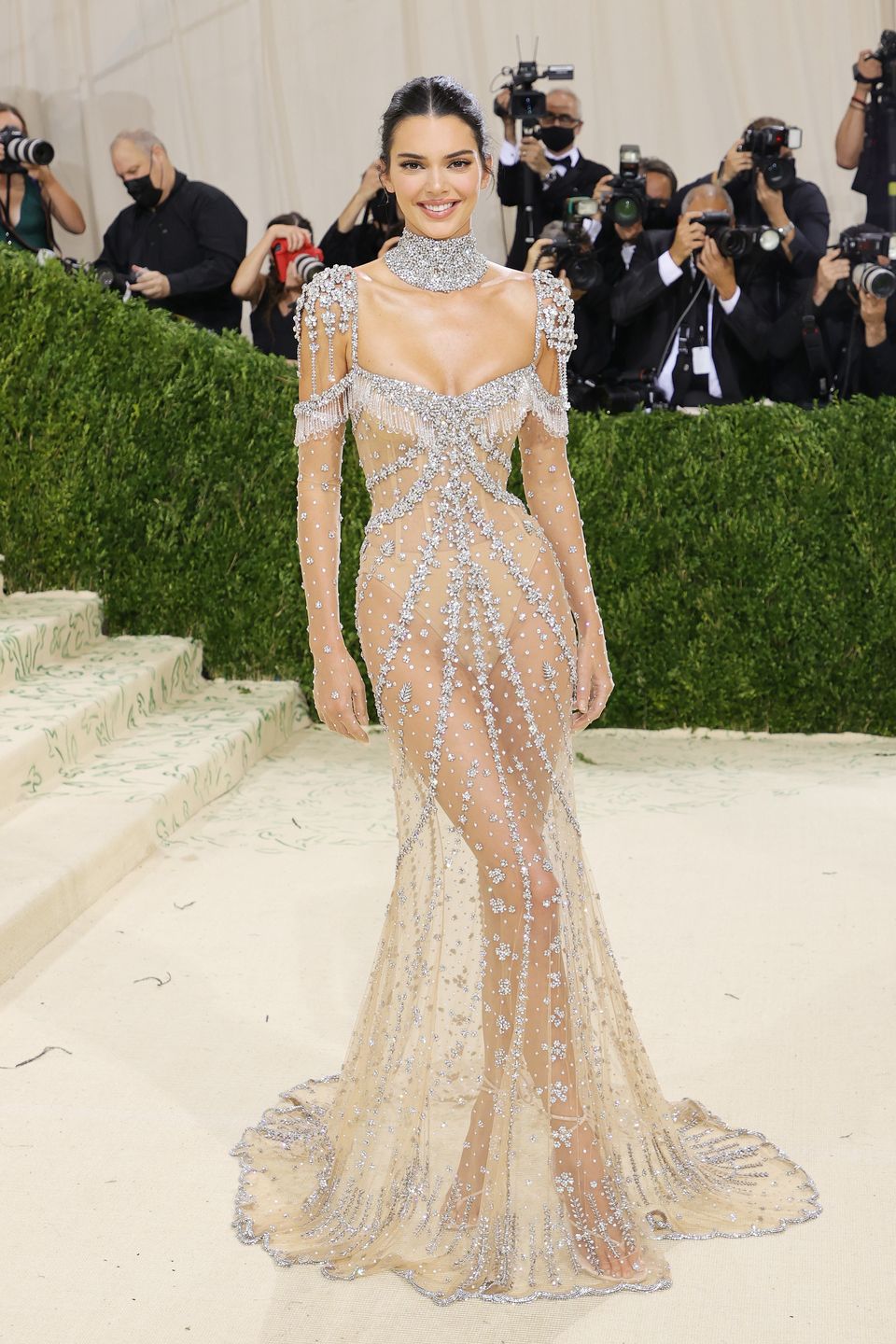 Gala MET 2021. Kendall Jenner błyszczy w kreacji Givenchy