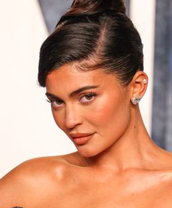 Kylie Jenner kusi w różowym bikini. "Jeśli mnie potrzebujesz, będę tutaj"