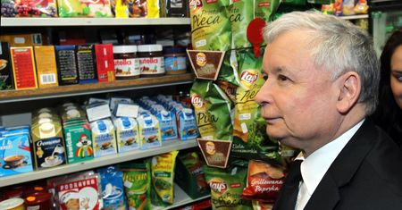 Pamiętne zakupy Jarosława Kaczyńskiego. Wiadomo, ile zapłaciłby dziś za te same produkty