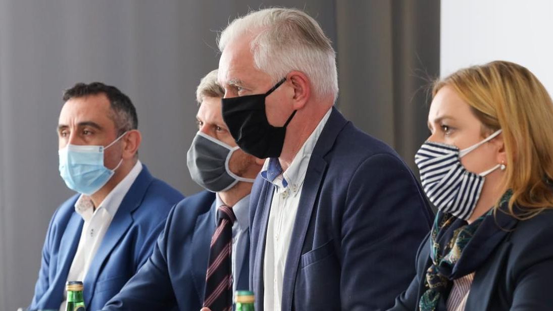 Za negocjacje z branżą handlową odpowiada wicepremier Jarosław Gowin i jego ludzie