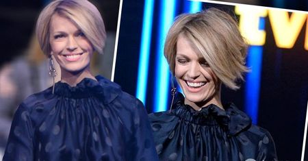 Magda Mołek na wiosennej ramówce TVN 2016 też postawiła na granat. Ale w stylu retro