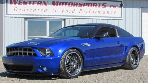 Ford Mustang z silnikiem Aston Martina