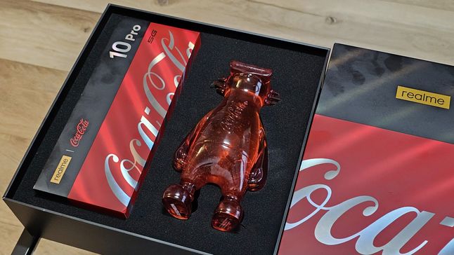 realme 10 Pro 5G Coca-Cola Edition