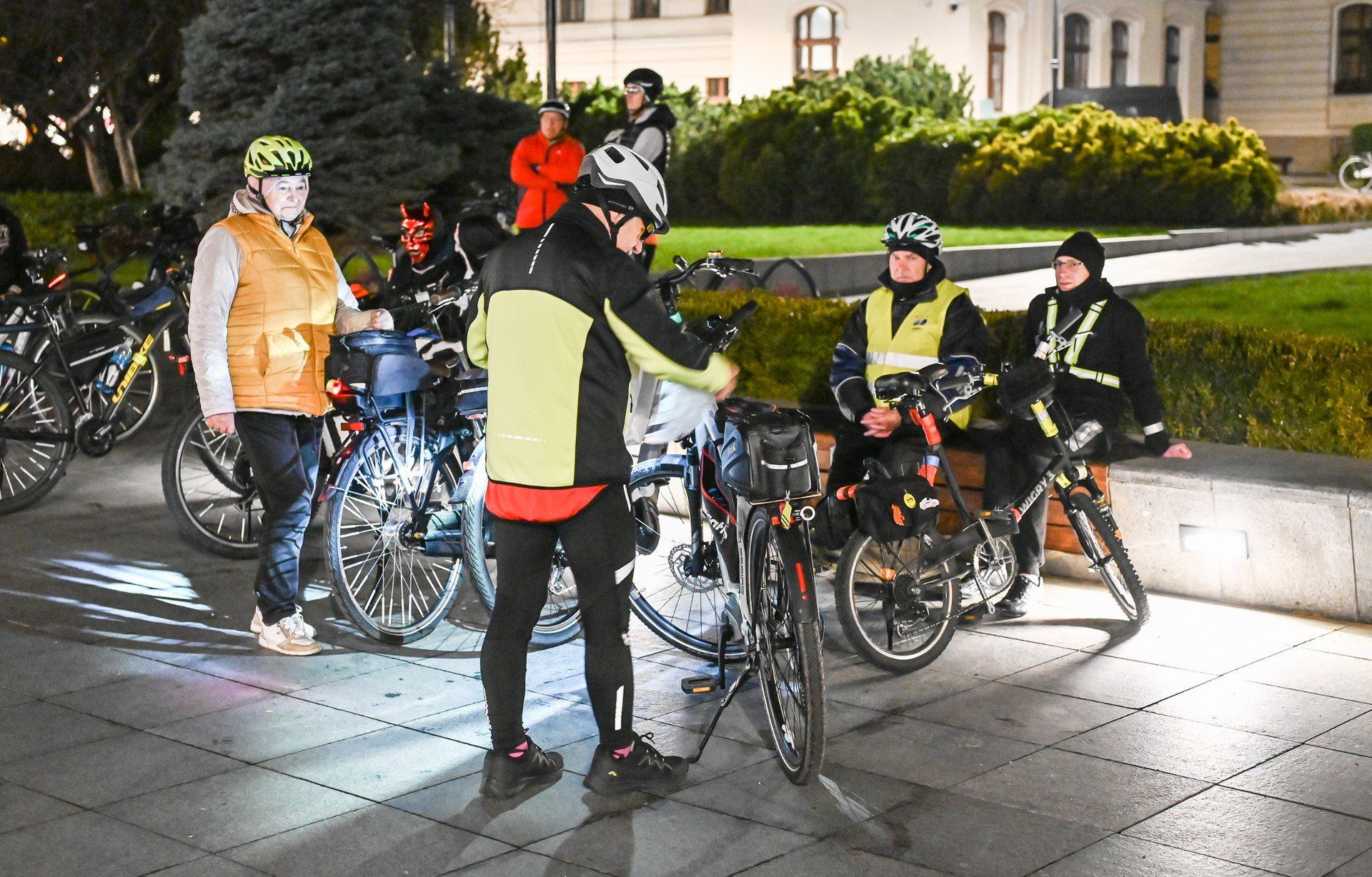 Halloweenowa Masa Krytyczna