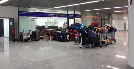 "Nadane walizki nie dotrą tym samym rejsem". Lotnisko Chopina ostrzega pasażerów