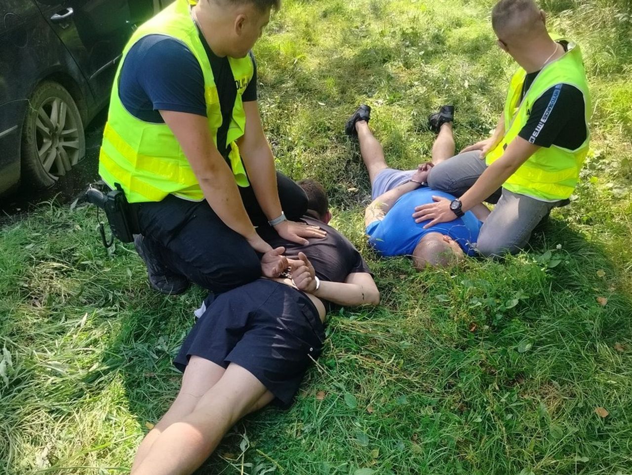 Brodnica: Złodzieje samochodu zatrzymani po kilkukilometrowym pościgu