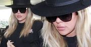 Ciężarna Khloe Kardashian przebrana za Zorro cichaczem przemyka się przez lotnisko! Jej brzuch był w centrum uwagi