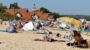 Sopot szykuje plażę na lato. Przy wydmach pojawią się przebieralnie