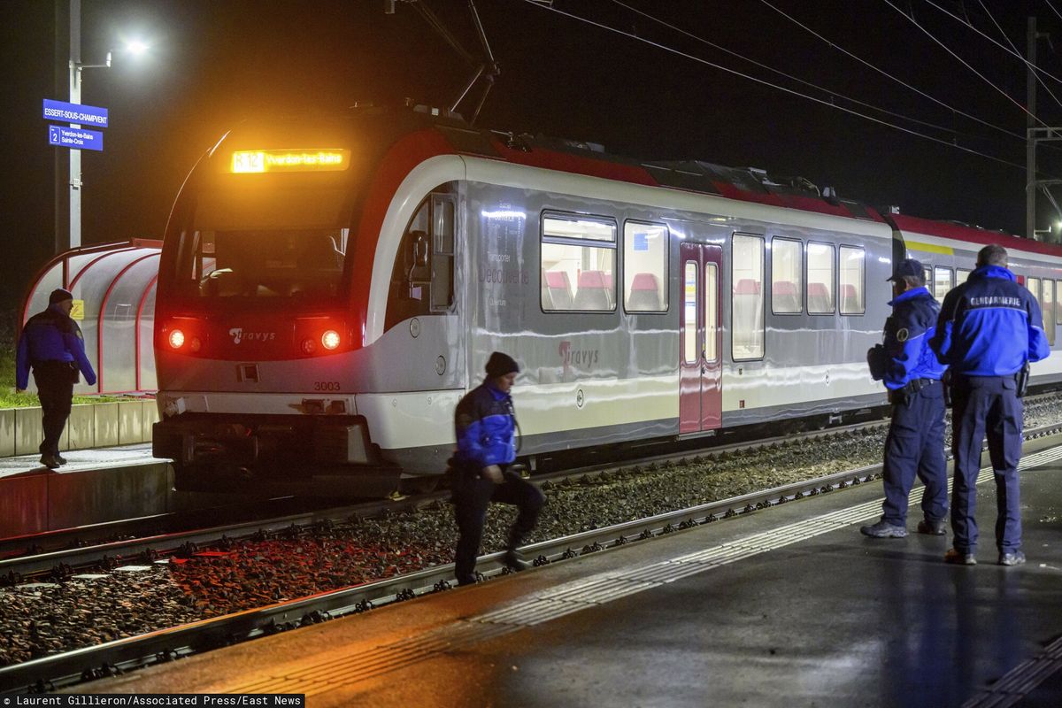 szwajcaria, policja, porywacz, zakładnicy, pociąg Groza w Szwajcarii. Uzbrojony w nóż i siekierę wziął zakładników w pociągu