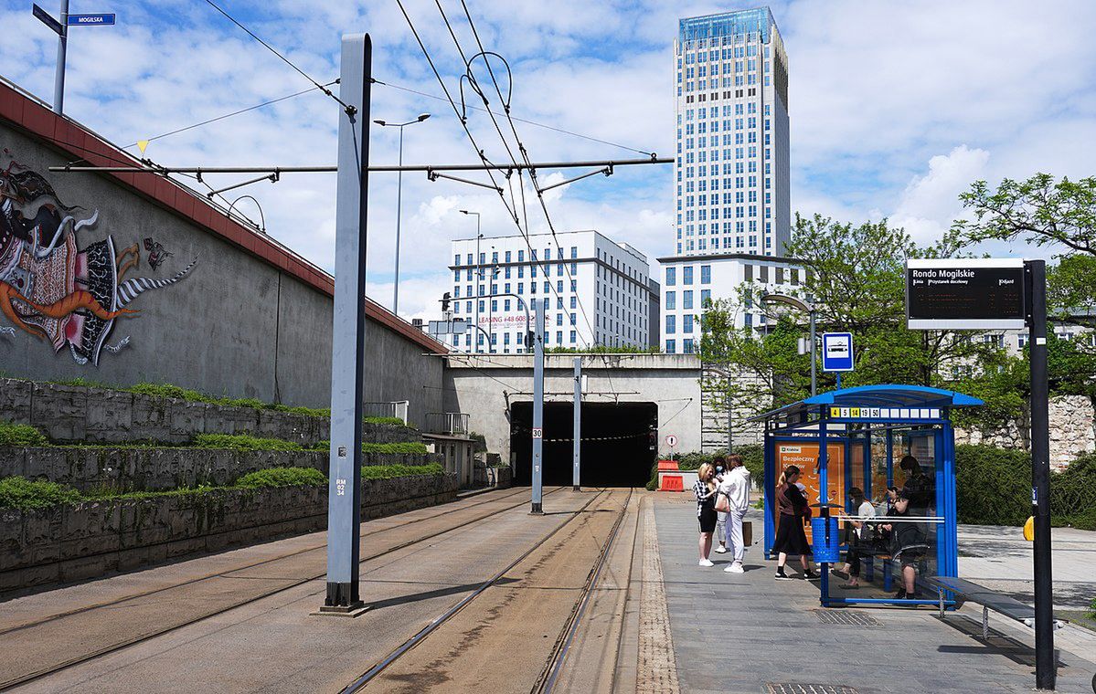 Kraków: Rondo Mogilskie osuszone. Tramwaje znów jadą tunelem