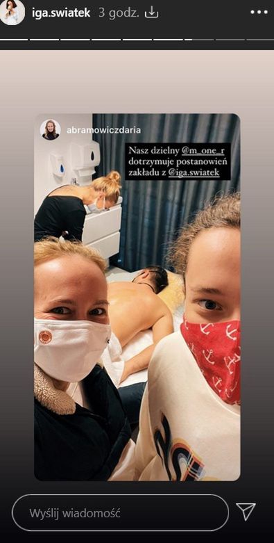 Trener Igi Świątek wydepilował klatkę piersiową i plecy