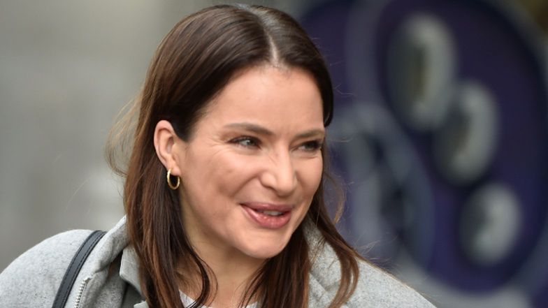 Anna Dereszowska uśmiecha się przed "Dzień Dobry TVN"