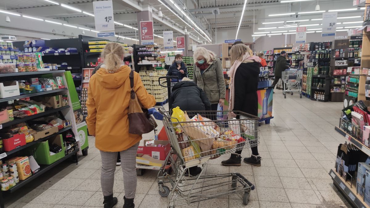 GUS opublikował najnowsze dane o sprzedaży detalicznej w grudniu 2021