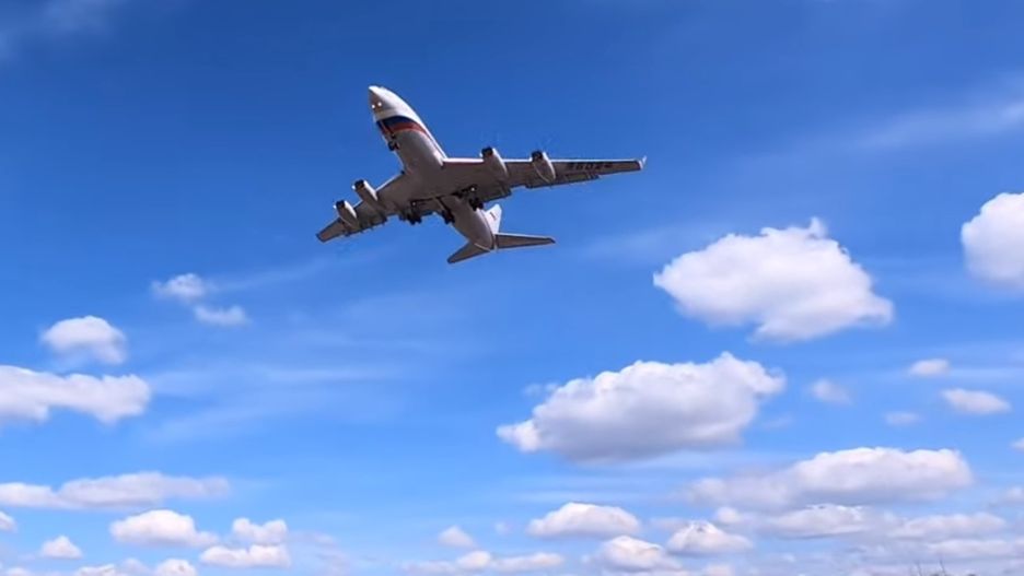 Nowy Ił-96-300