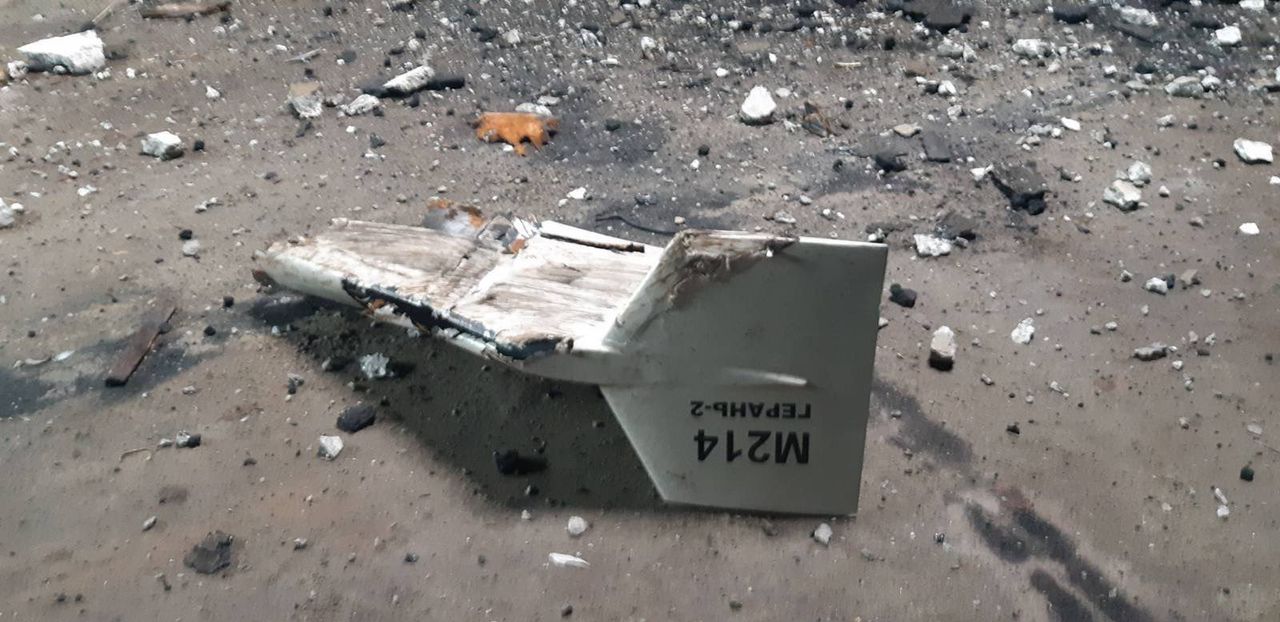Szczątki jednego z zestrzelonych nad Ukrainą dronów Shahed 136