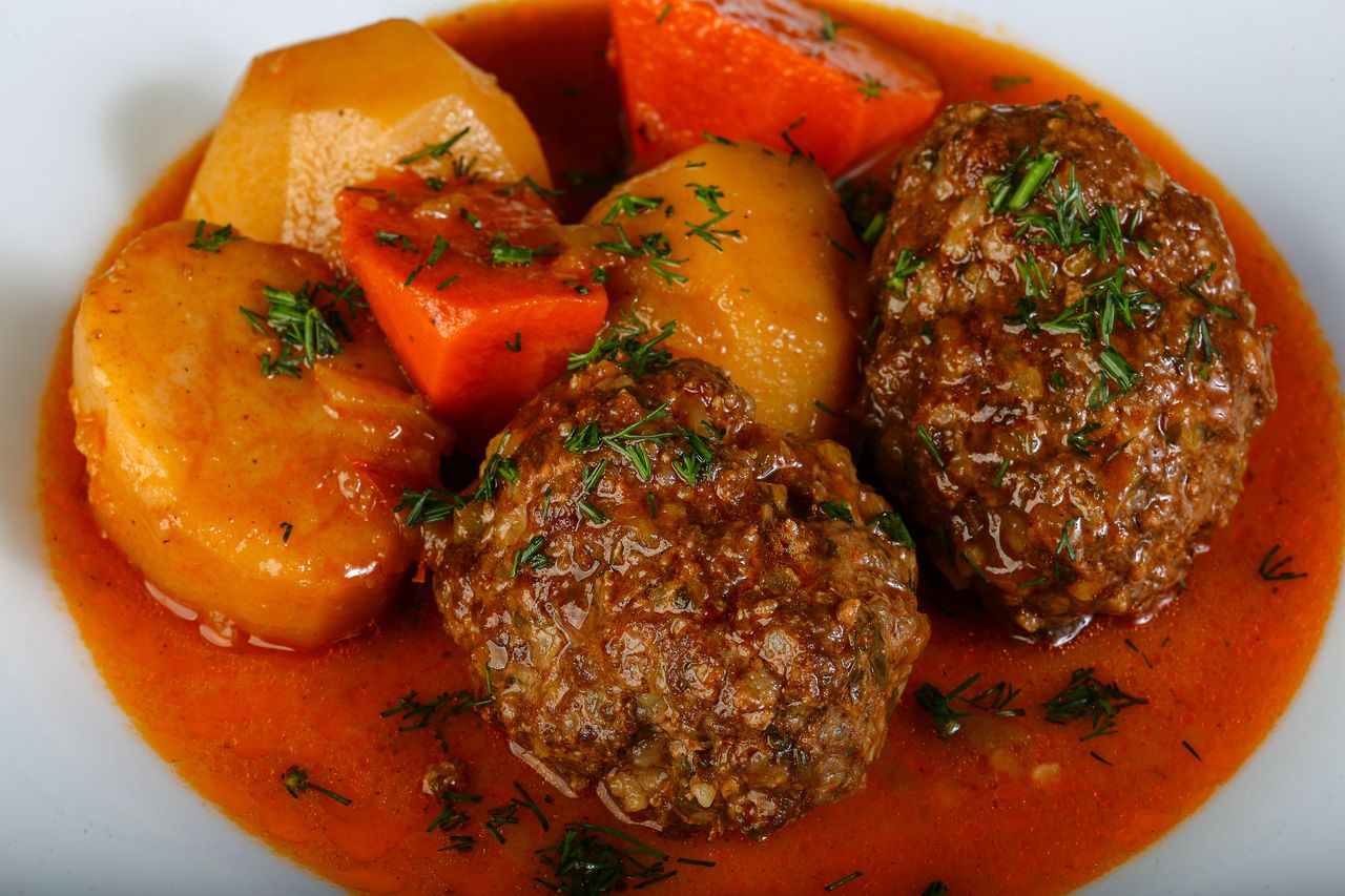 Banalnie prosty przepis na zraziki dworskie. Są mięciutkie i smakują jak u babci