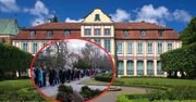 Setki osób ustawiają się w kolejce. Fenomen w Gdańsku