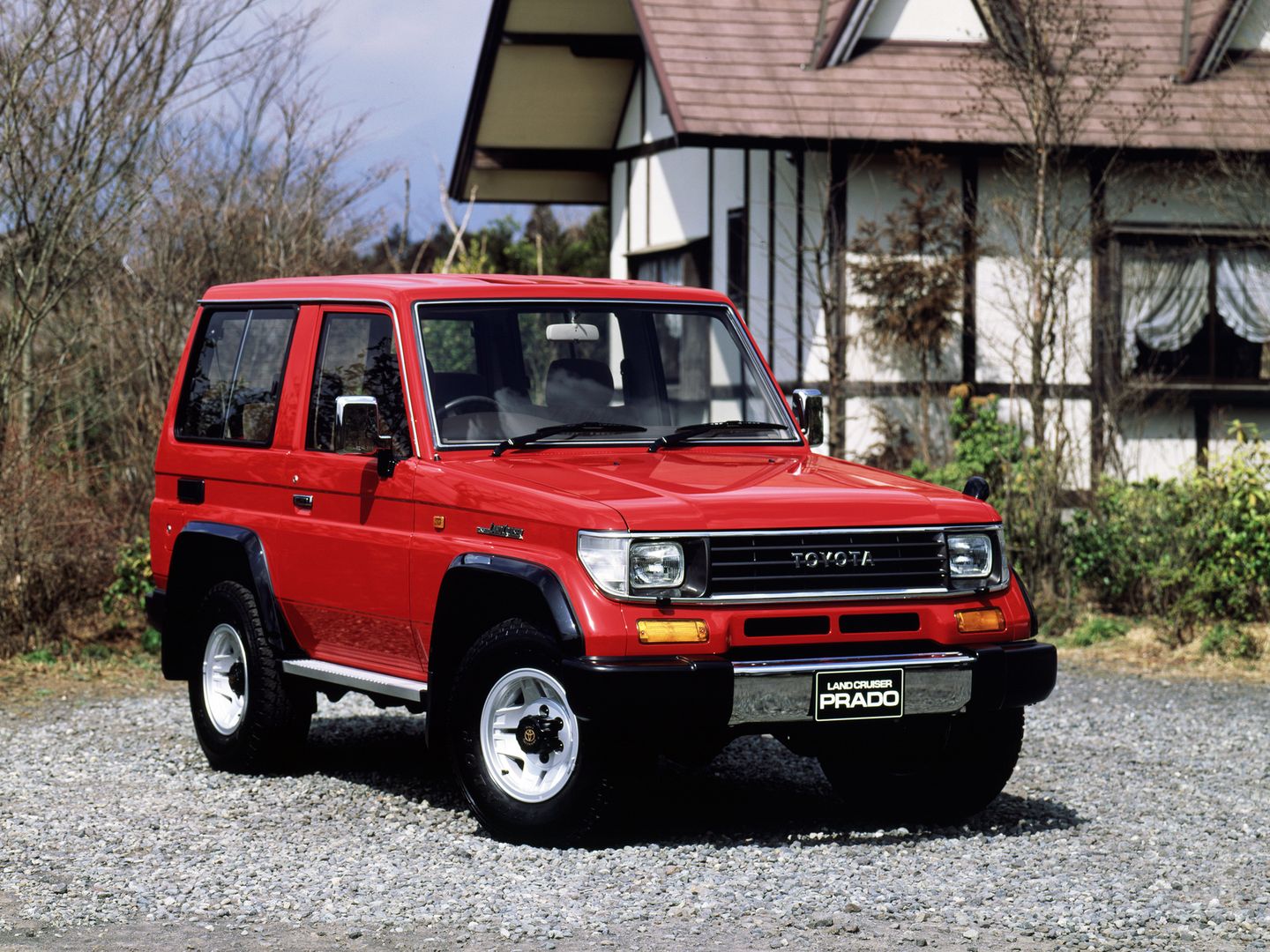 O ile Heavy Duty doczekał się liftingu nadwozia dopiero w 2007 roku, to Light Duty odświeżono już w roku 1990, czyli 6 lat od rozpoczęcia produkcji. Zupełnie zmieniono przedni pas i delikatnie całą karoserię, dostosowując wygląd Land Cruisera do czasów współczesnych. Dopiero po tym liftingu Toyota miała godnego konkurenta dla Pajero.