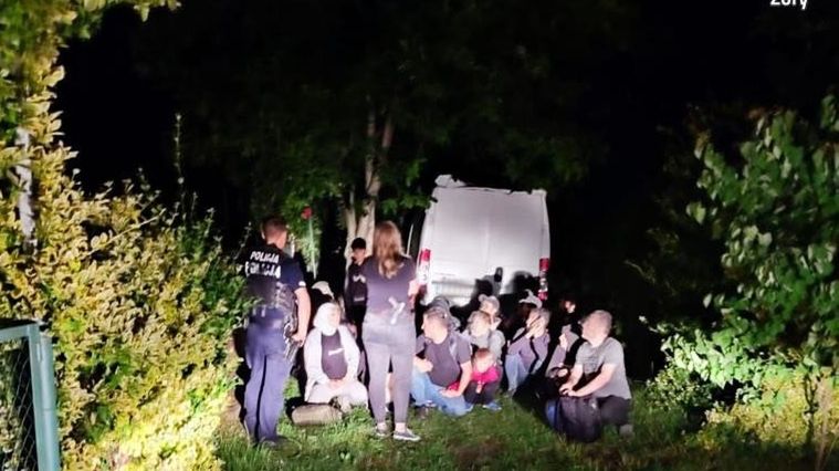 Dostawczak zmieścił aż 21 osób