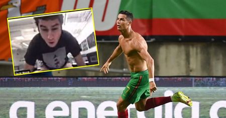 Fan wpadł w euforię. Nie przeszkadzało mu, że jest na spotkaniu służbowym