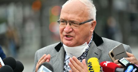 Prof. Simon otrzymuje groźby. Policja wszczęła śledztwo