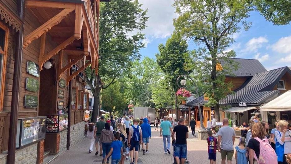 Zakopane co roku odwiedzane jest przez turystów z całego kraju, a nawet z zagranicy 