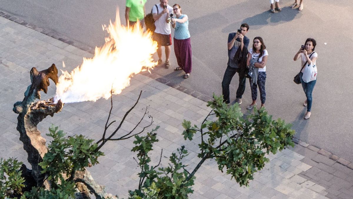 Smok Wawelski pod ostrzałem Włochów