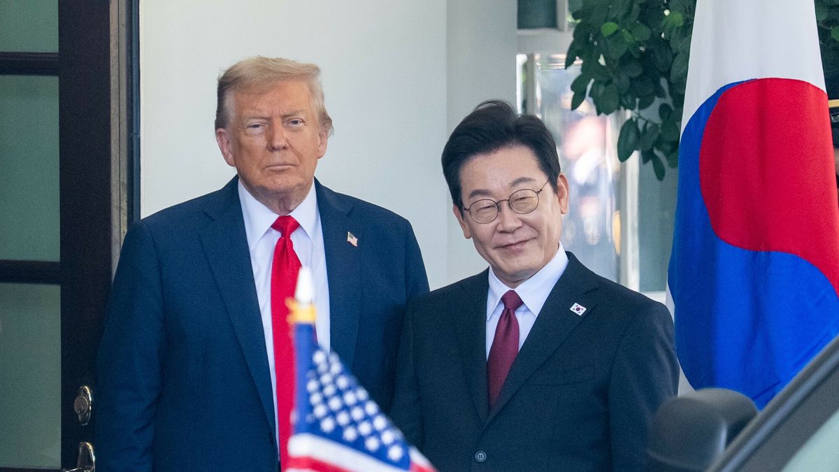 Donald Trump i prezydent Korei Płd. Li Dze Mjung