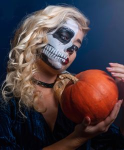 Makijaż na Halloween w stylu czaszki
