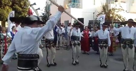 Górale tańczą na Dżerbie. Przyjechali do Tunezji na międzynarodowy festiwal