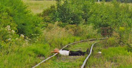 Zasnął na torach. Chwilę później jechał tamtędy pociąg