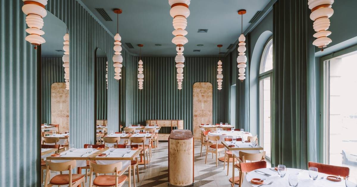 Restauracja Opasły Tom działa w dawnej księgarni Państwowego Instytutu Wydawniczego