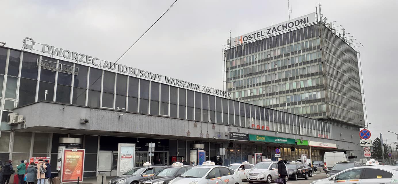 Turyści oraz mieszkańcy stolicy będą musieli poczekać jeszcze wiele lat, zanim skorzystają z nowoczesnego i komfortowego dworca