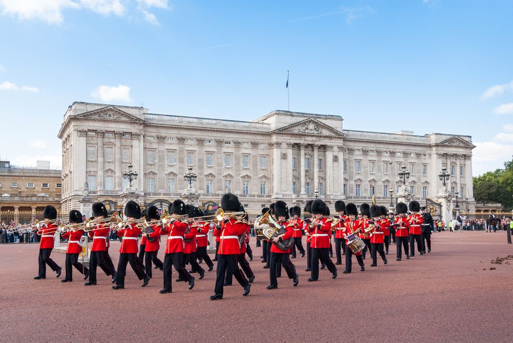 Buckingham to oficjalna londyńska rezydencja brytyjskich monarchów. To także największy na świecie pałac królewski