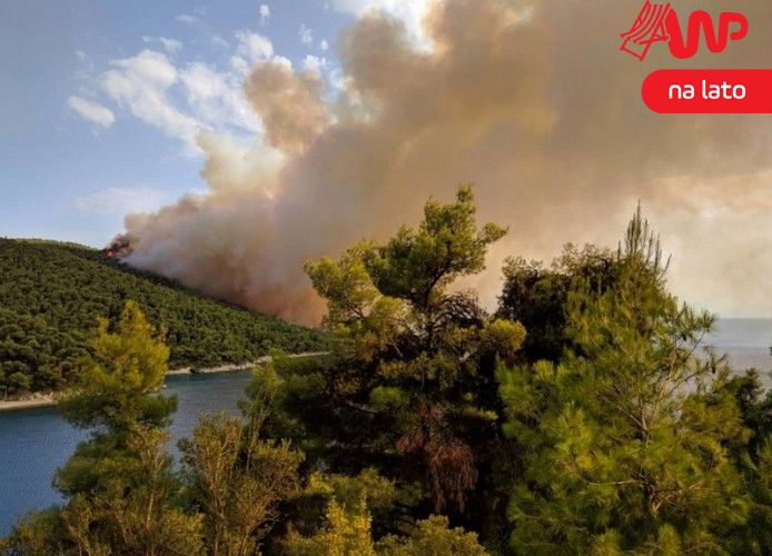 Pożar na wyspie Skopelos. "Turystom nie zagraża niebezpieczeństwo"